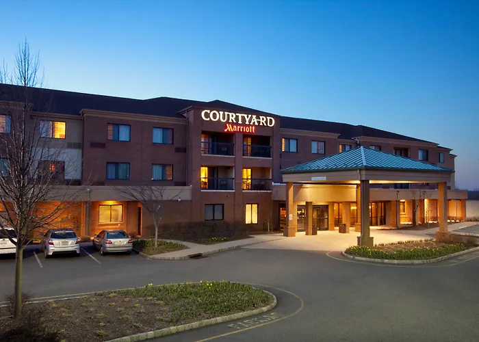 Courtyard By Marriott West Orange
