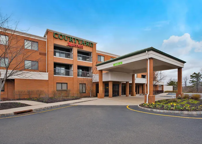 Courtyard By Marriott West Orange