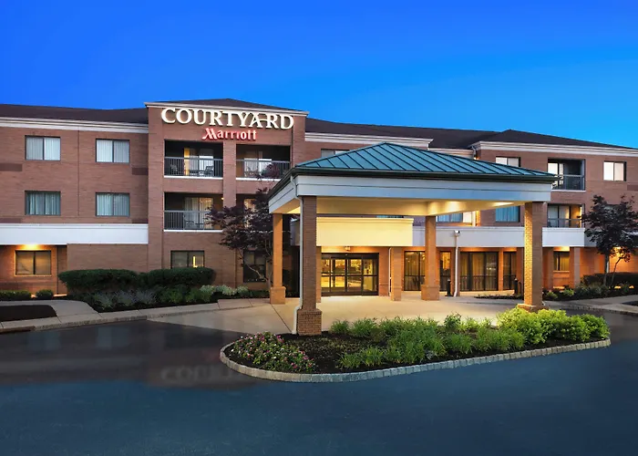 Courtyard By Marriott West Orange